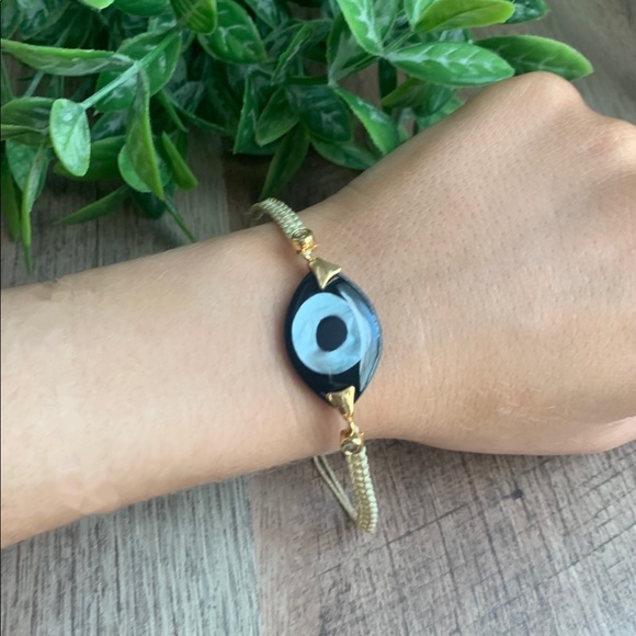 Adjustable Gold and Black Evil Eye Bracelet 🧿 - Picture 5 of 5